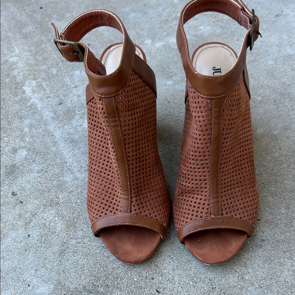 MARINA Tan Peep-Toe Sandals